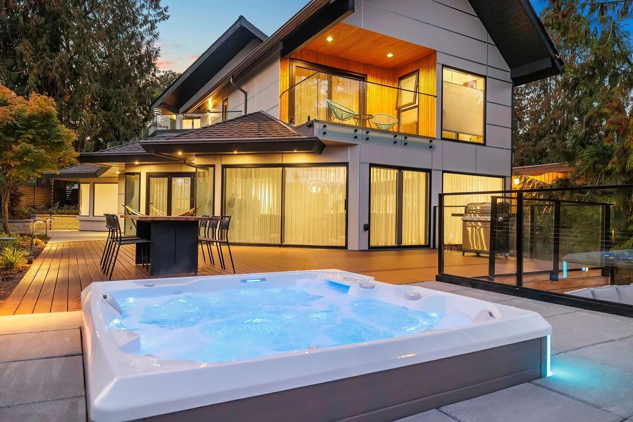 featured image for portfolio project "Mount Seymour Outdoor Retreat"